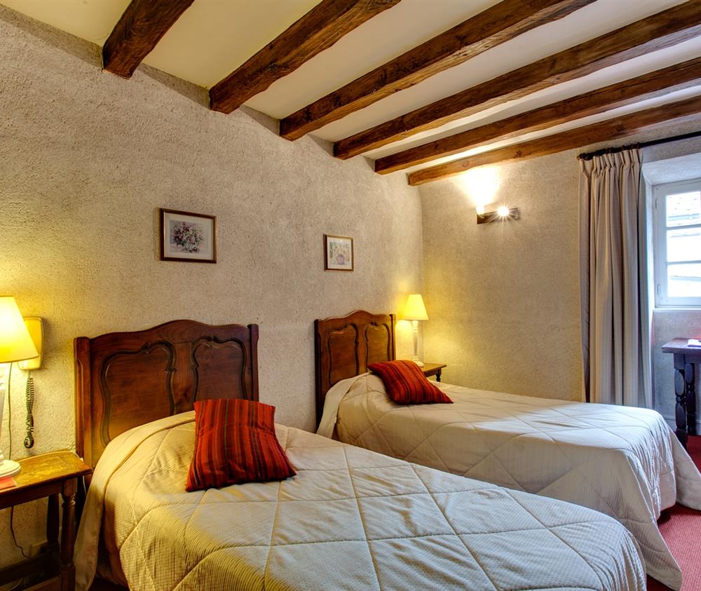 Chambres de l'Hôtel crêperie Roc Maria, hôtel 2 étoiles, crêperie traditionnelle, produits du terroir, chambres à Guérande près de La Baule en Loire Atlantique, Bretagne Sud