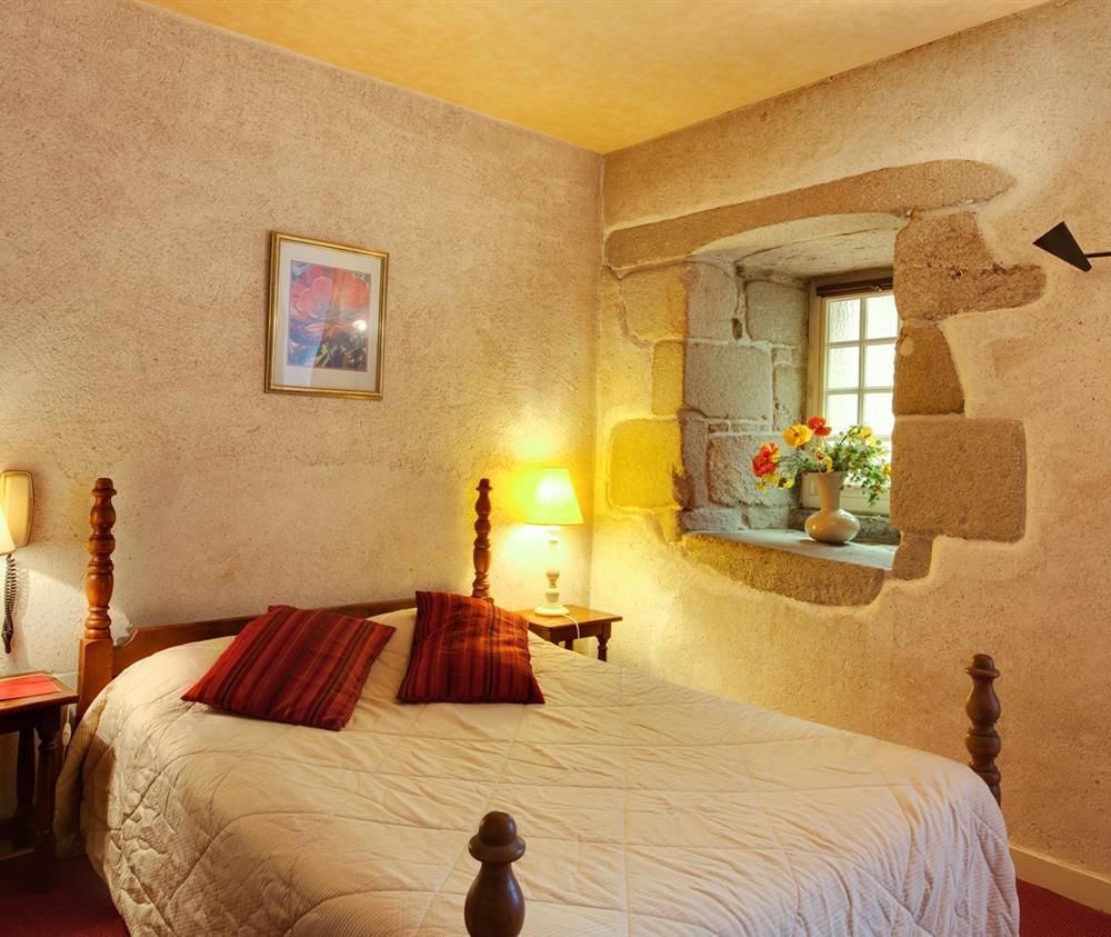 Chambres de l'Hôtel crêperie Roc Maria, hôtel 2 étoiles, crêperie traditionnelle, produits du terroir, chambres à Guérande près de La Baule en Loire Atlantique, Bretagne Sud